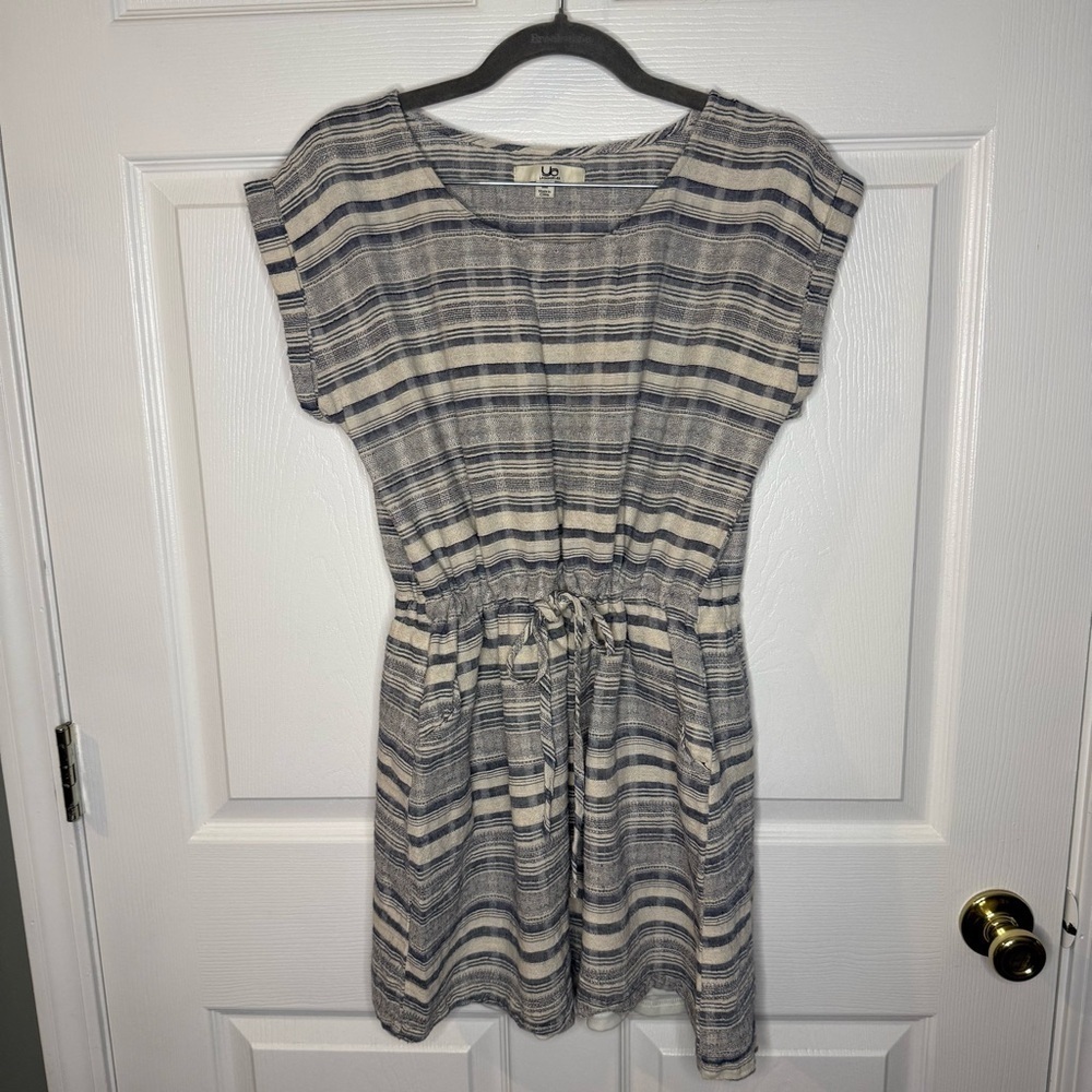 Ya Los Angeles Gray and White Dolman Sleeve Cotton Blend Dress Size Medium GUC